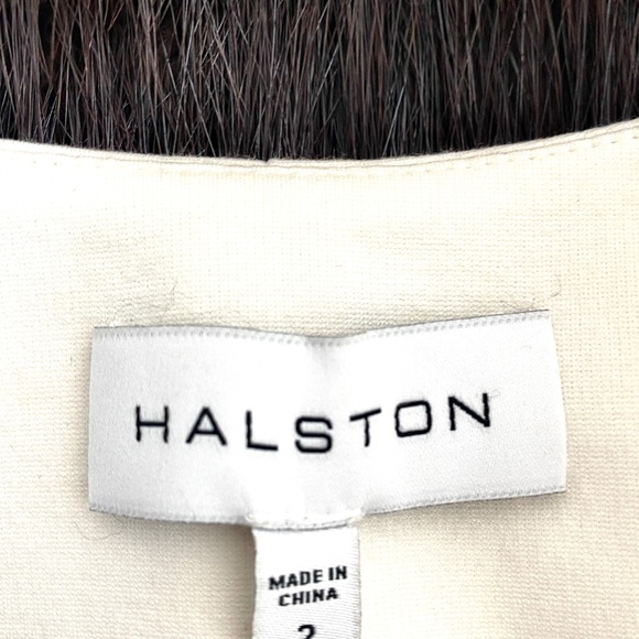 A HALSTON size 2 Blazer in winter white. - Picture 7 of 7